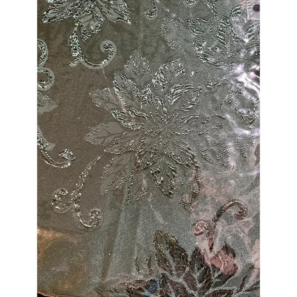 St. Nicholas Square Tablecloth‎ Round 70x70 Green Baroque Xmas